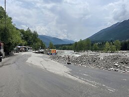 Singh Saab Rooms & Cafe