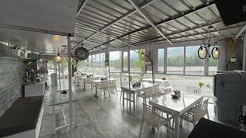 Singh Saab Rooms & Cafe