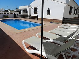 Casa piscina privada un paso del pueblo