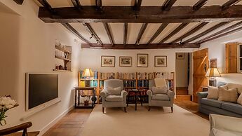 4Bed Thatched Cottage in Oxfordshire
