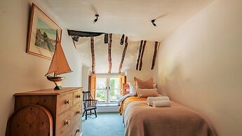 4Bed Thatched Cottage in Oxfordshire