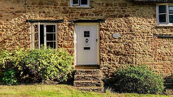 4Bed Thatched Cottage in Oxfordshire
