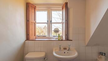 4Bed Thatched Cottage in Oxfordshire