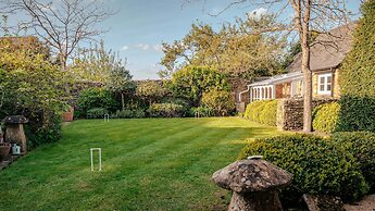 4Bed Thatched Cottage in Oxfordshire