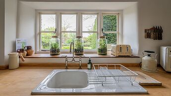 4Bed Thatched Cottage in Oxfordshire