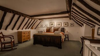 4Bed Thatched Cottage in Oxfordshire