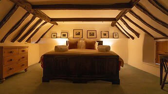 4Bed Thatched Cottage in Oxfordshire