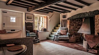 4Bed Thatched Cottage in Oxfordshire