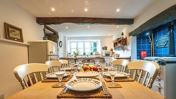 4Bed Thatched Cottage in Oxfordshire