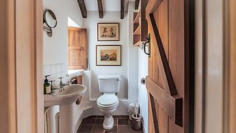 4Bed Thatched Cottage in Oxfordshire