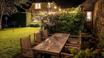 4Bed Thatched Cottage in Oxfordshire