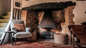 4Bed Thatched Cottage in Oxfordshire