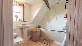 4Bed Thatched Cottage in Oxfordshire