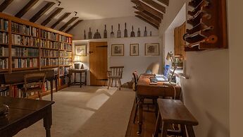 4Bed Thatched Cottage in Oxfordshire