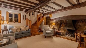 4Bed Thatched Cottage in Oxfordshire
