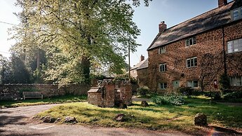 4Bed Thatched Cottage in Oxfordshire