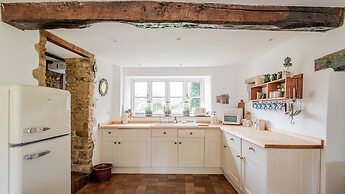 4Bed Thatched Cottage in Oxfordshire
