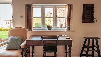 4Bed Thatched Cottage in Oxfordshire