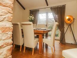 Meadow Thatch