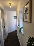 Luxury Stylish Charming City Apartment With Private Entrance in Wolver