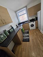 Luxury Stylish Charming City Apartment With Private Entrance in Wolver