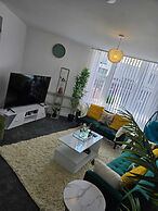Luxury Stylish Charming City Apartment With Private Entrance in Wolver