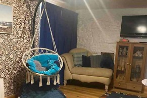 2 Bed-sleeps 3-dog Friendly-garden-riverside
