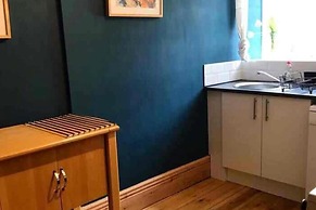 2 Bed-sleeps 3-dog Friendly-garden-riverside