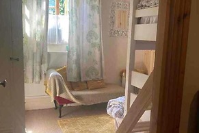 2 Bed-sleeps 3-dog Friendly-garden-riverside