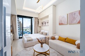 Amazing Studio in Azizi Riviera 9