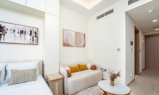Amazing Studio in Azizi Riviera 9