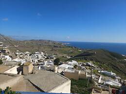 Amphora Aelia Gem - Akrotiri Seaview Getaway