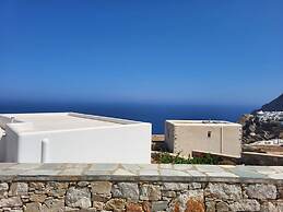 Amphora Aelia Gem - Akrotiri Seaview Getaway