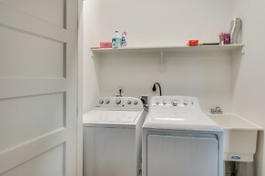 1 Mi to Dtwn: Upscale Retreat in Durham!