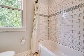 1 Mi to Dtwn: Upscale Retreat in Durham!