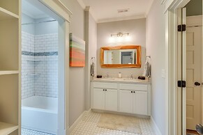 1 Mi to Dtwn: Upscale Retreat in Durham!