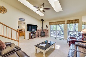 Yosemite Home Base: Community Perks + Lake Access!