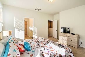 Colorful Myrtle Beach House: 2 Mi to Beaches!