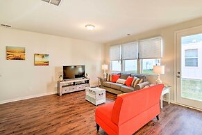 Colorful Myrtle Beach House: 2 Mi to Beaches!