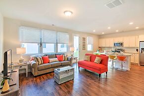 Colorful Myrtle Beach House: 2 Mi to Beaches!