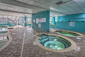 Breezy Landmark Resort Condo w/ Oceanfront Lanai!