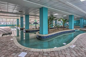 Breezy Landmark Resort Condo w/ Oceanfront Lanai!