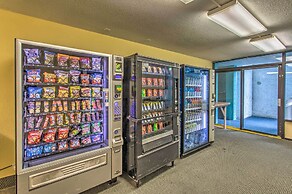 Breezy Landmark Resort Condo w/ Oceanfront Lanai!