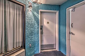 Breezy Landmark Resort Condo w/ Oceanfront Lanai!