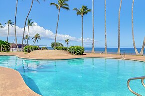 Oceanfront Condo w/ Pool Access on Molokai!