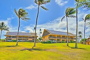 Oceanfront Condo w/ Pool Access on Molokai!