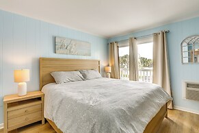 1 Mi to Barefoot Landing: Condo w/ Pool Access!