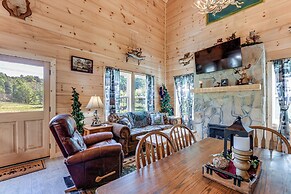 On-site Creek Access: Pet-friendly Cosby Cabin!