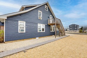 8 Mi Barnegat Lighthouse: Apt w/ Balcony!