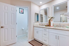 9 Mi to Beach: Punta Gorda Home w/ Screened Lanai